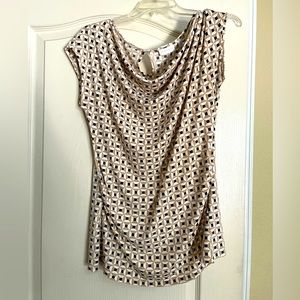 Women’s Sz M polyester 5 % spandex blouse !